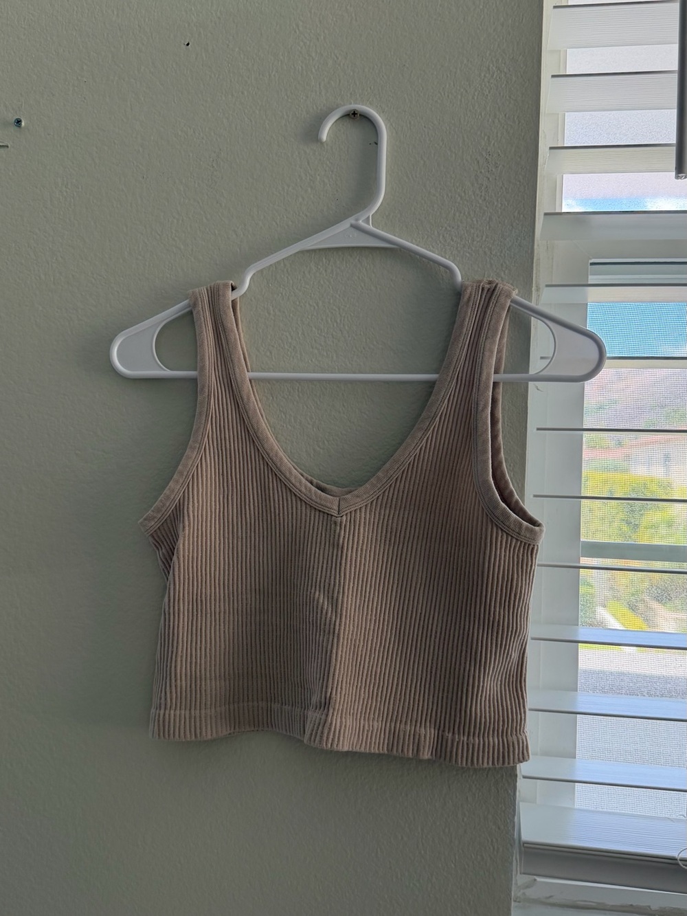 Ribbed V-Neck Cropped Tank Top - Taupe